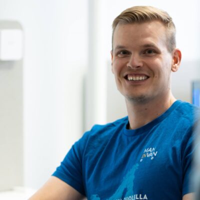 Kuva Veritaksen asiakkaan Man in Van -yrityksen yrittäjästä Jon Catanista.