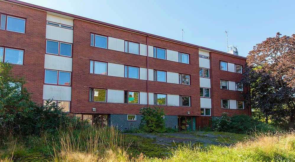 Flervåningshus i Damaskusvägen från framsidan. Huset har fri tillgång.